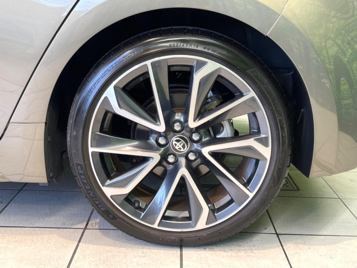 2018 Toyota Corolla Sport 6AA-ZWE211H (UW-69f0223fc7cc9)[26]
