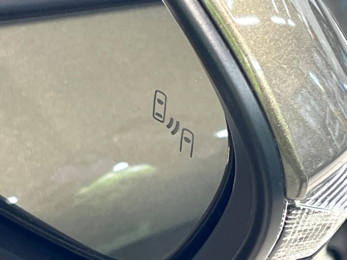 2018 Toyota Corolla Sport 6AA-ZWE211H (UW-69f0223fc7cc9)[11]