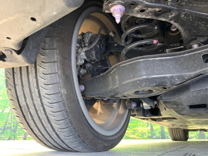 2018 Toyota Corolla Sport 6AA-ZWE211H (UW-69f0223fc7cc9)[28]