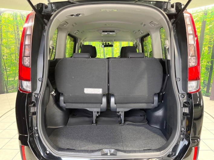 2014 Toyota Noah DAA-ZWR80G (UW-69f02240c937d)[15]