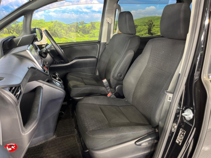 2015 Toyota Voxy DAA-ZWR80G (UW-69f02240cd060)[26]