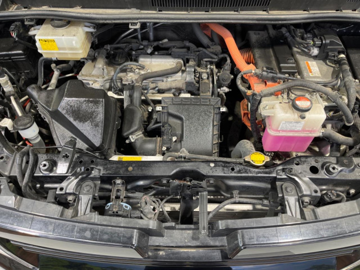 2015 Toyota Voxy DAA-ZWR80G (UW-69f02240cd060)[4]