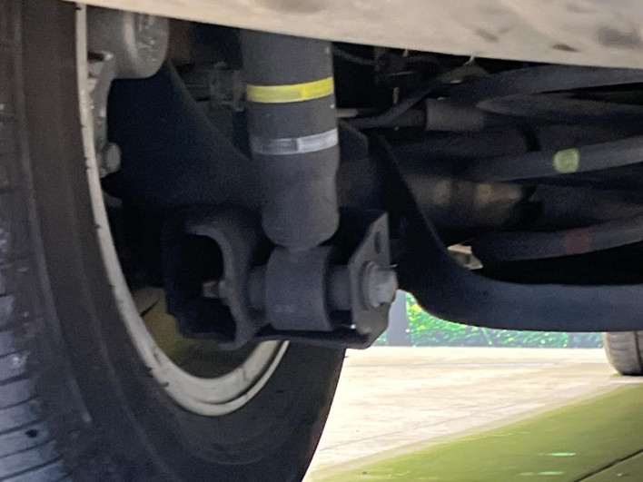 2015 Toyota Voxy DAA-ZWR80G (UW-69f0224172473)[8]