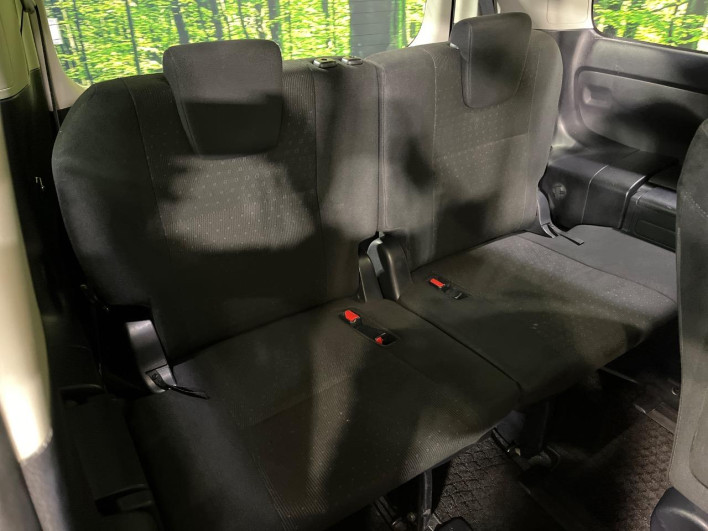 2015 Toyota Voxy DAA-ZWR80G (UW-69f0224172473)[19]