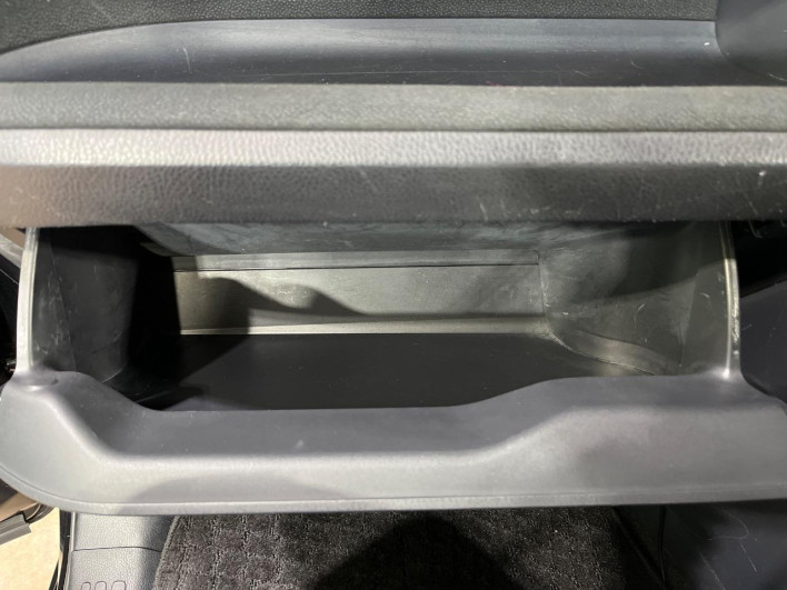 2015 Toyota Voxy DAA-ZWR80G (UW-69f0224172473)[22]