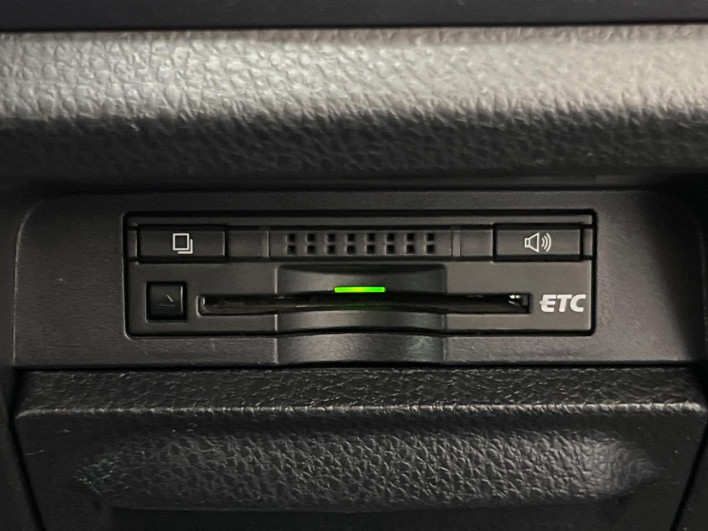 2015 Toyota Voxy DAA-ZWR80G (UW-69f022419412c)[19]