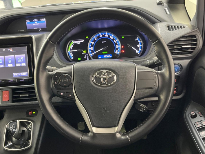 2015 Toyota Voxy DAA-ZWR80G (UW-69f022419412c)[24]