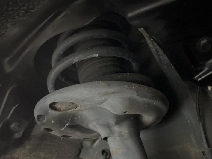 2015 Toyota Voxy DAA-ZWR80G (UW-69f022419412c)[27]