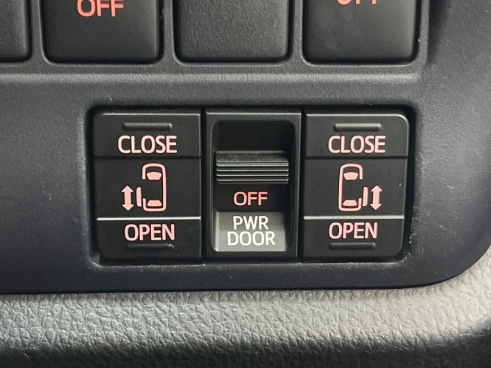 2015 Toyota Voxy DAA-ZWR80G (UW-69f022419412c)[18]