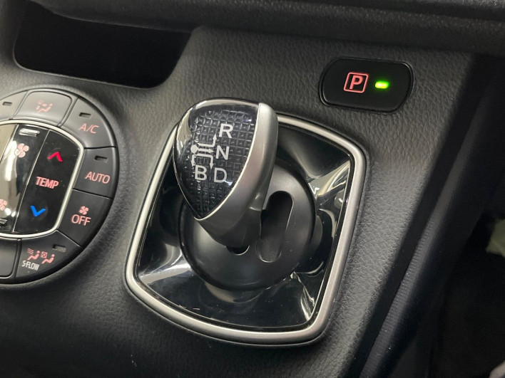 2015 Toyota Voxy DAA-ZWR80G (UW-69f022419412c)[10]