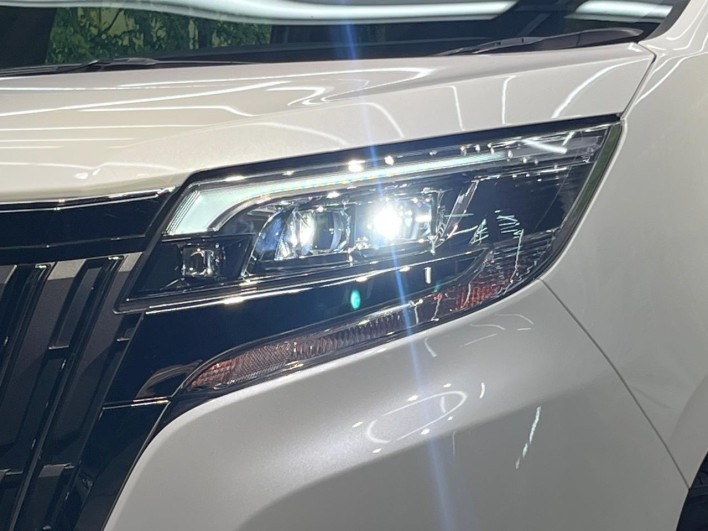 2019 Toyota Esquire DAA-ZWR80G (UW-69f02242ba7e7)[10]