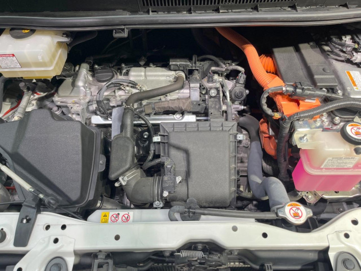 2019 Toyota Esquire DAA-ZWR80G (UW-69f02242ba7e7)[4]