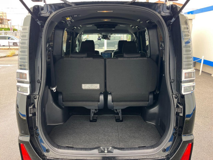 2019 Toyota Voxy DAA-ZWR80W (UW-69f022433ea34)[27]