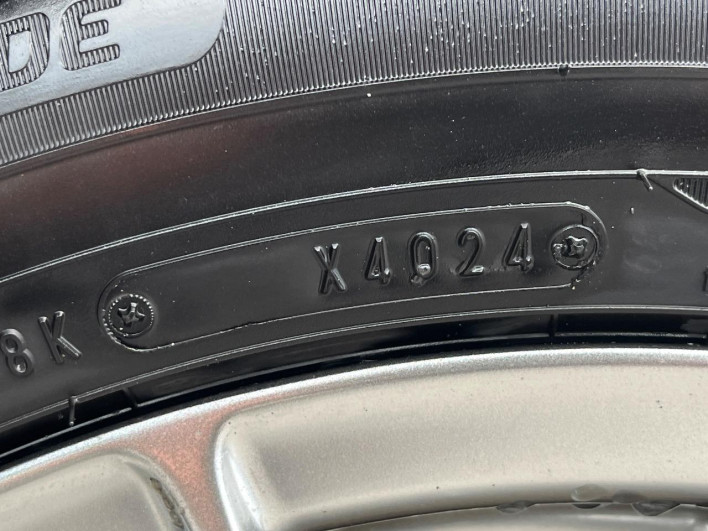 2019 Toyota Voxy DAA-ZWR80W (UW-69f022433ea34)[8]