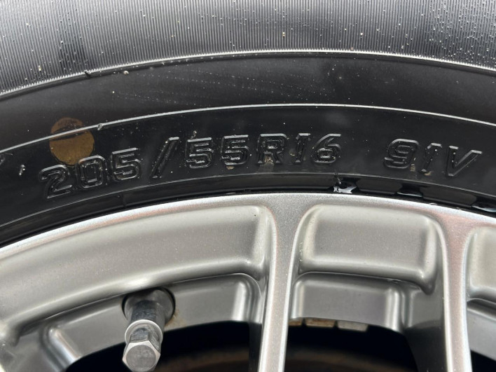 2019 Toyota Voxy DAA-ZWR80W (UW-69f022433ea34)[12]