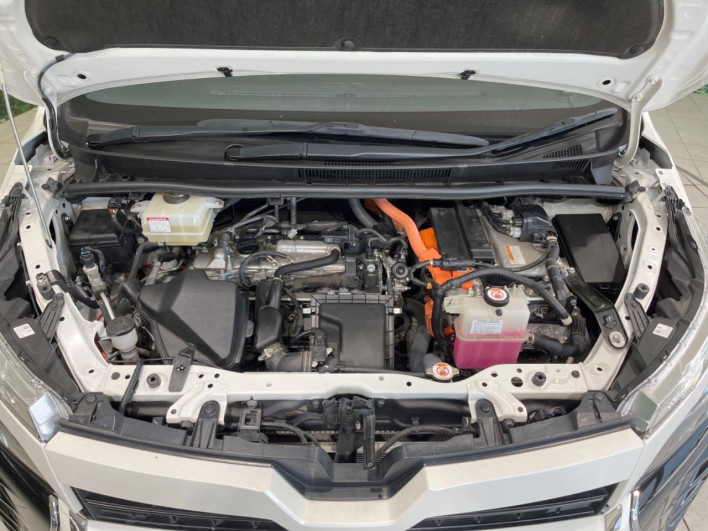 2019 Toyota Voxy DAA-ZWR80W (UW-69f022435c78d)[11]