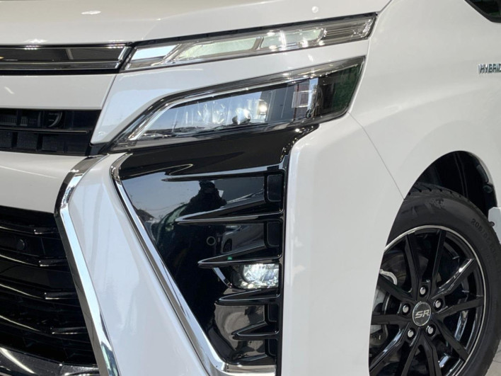 2019 Toyota Voxy DAA-ZWR80W (UW-69f022435c78d)[12]