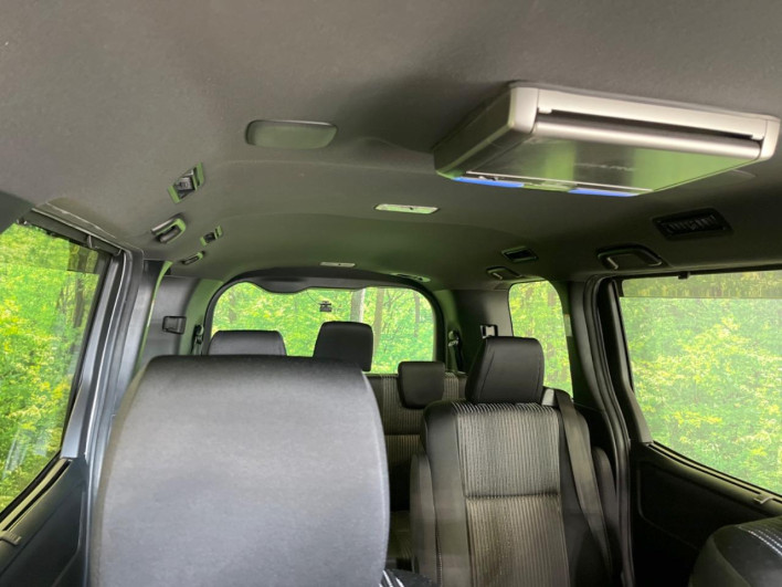 2019 Toyota Voxy DAA-ZWR80W (UW-69f022435c78d)[5]