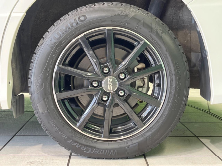 2019 Toyota Voxy DAA-ZWR80W (UW-69f022435c78d)[14]