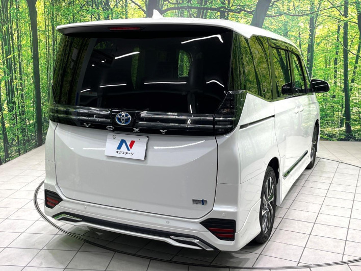 2022 Toyota Voxy 6AA-ZWR90W (UW-69f022439bd27)[12]