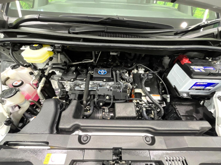 2022 Toyota Voxy 6AA-ZWR90W (UW-69f022439bd27)[4]