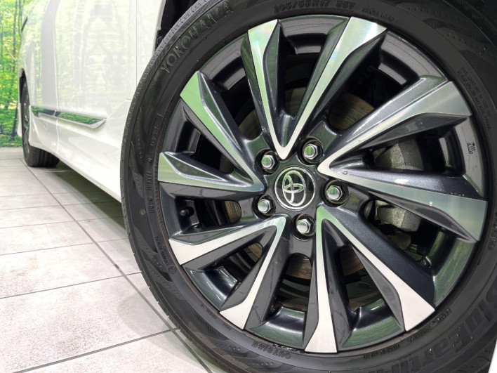 2022 Toyota Voxy 6AA-ZWR90W (UW-69f022439bd27)[20]