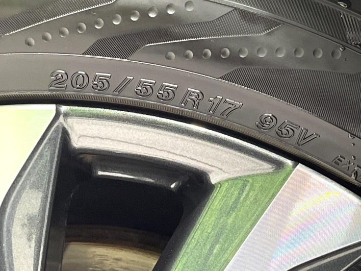 2022 Toyota Voxy 6AA-ZWR90W (UW-69f022439bd27)[21]