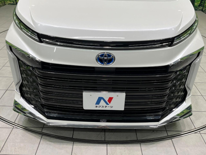 2022 Toyota Voxy 6AA-ZWR90W (UW-69f022439bd27)[6]