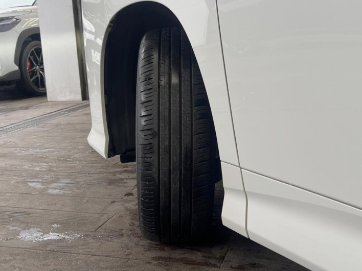 2023 Toyota Voxy 6AA-ZWR90W (UW-69f0224524ca1)[7]