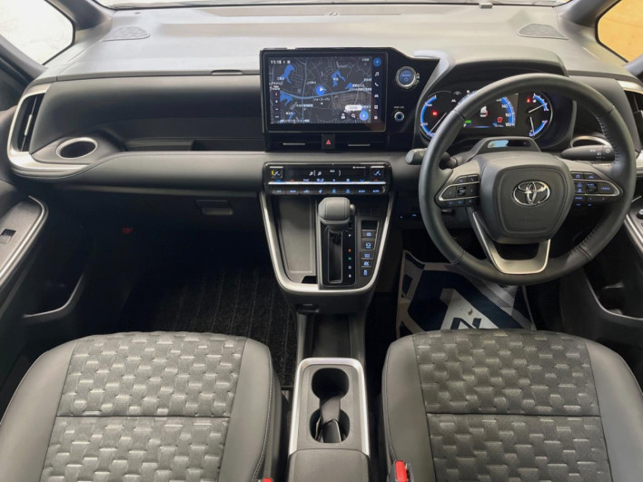 2023 Toyota Voxy 6AA-ZWR90W (UW-69f0224524ca1)[26]