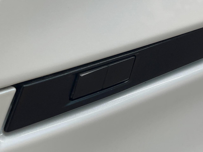 2023 Toyota Voxy 6AA-ZWR90W (UW-69f0224524ca1)[9]