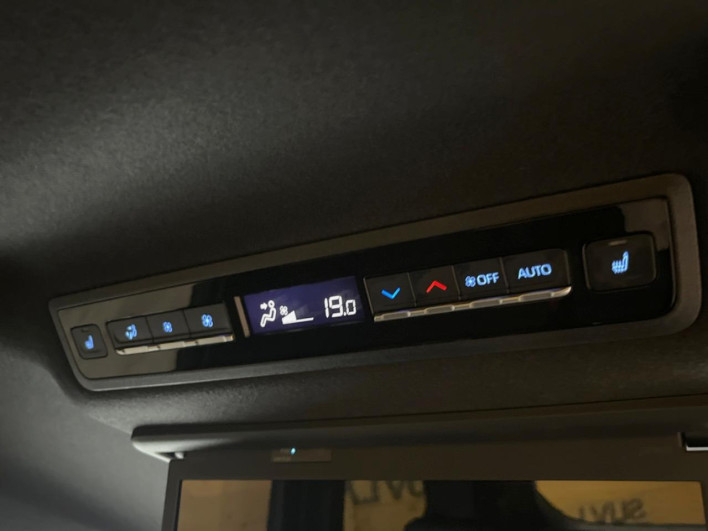 2023 Toyota Voxy 6AA-ZWR90W (UW-69f0224524ca1)[27]