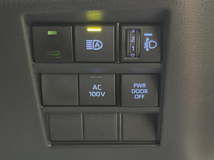 2023 Toyota Voxy 6AA-ZWR90W (UW-69f0224524ca1)[20]