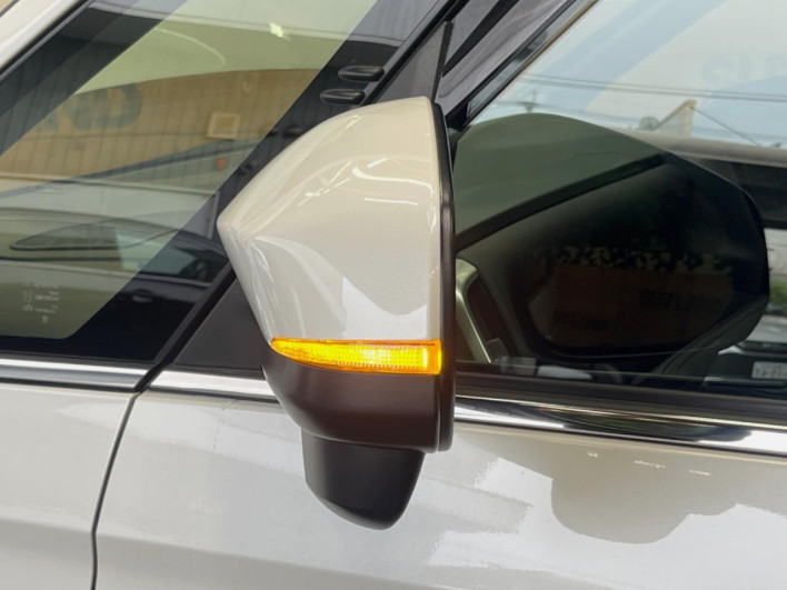 2023 Toyota Voxy 6AA-ZWR90W (UW-69f0224524ca1)[6]