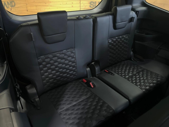 2023 Toyota Voxy 6AA-ZWR90W (UW-69f0224524ca1)[24]