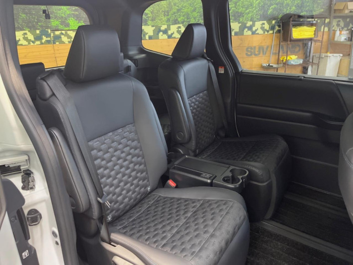 2023 Toyota Voxy 6AA-ZWR90W (UW-69f0224524ca1)[22]