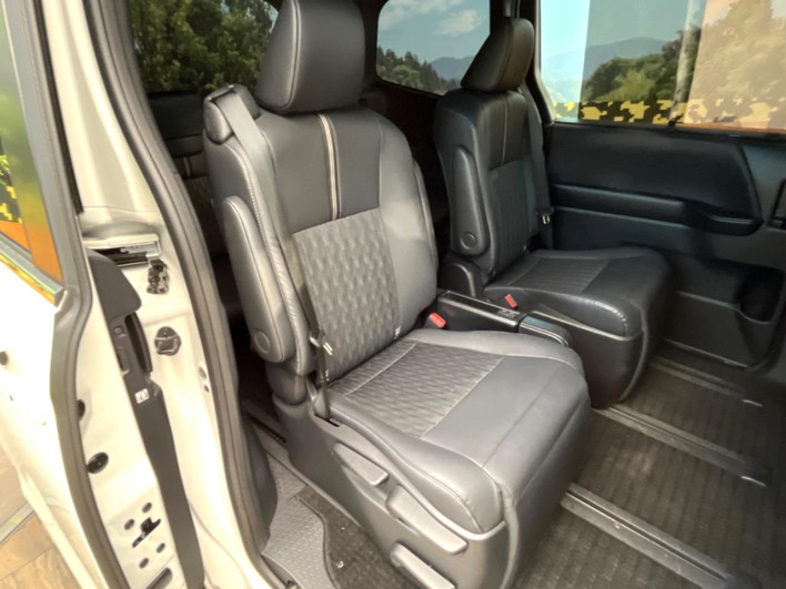 2023 Toyota Noah 6AA-ZWR90W (UW-69f0224578061)[21]