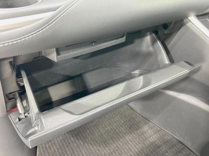 2023 Toyota Noah 6AA-ZWR90W (UW-69f0224599c1f)[18]