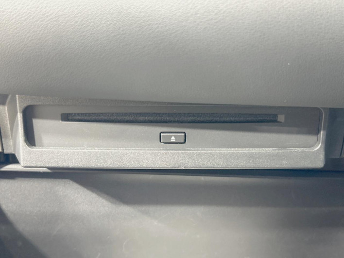 2023 Toyota Noah 6AA-ZWR90W (UW-69f0224599c1f)[19]