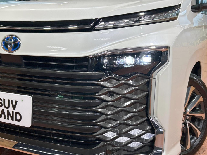 2023 Toyota Voxy 6AA-ZWR90W (UW-69f02245b2b4f)[6]