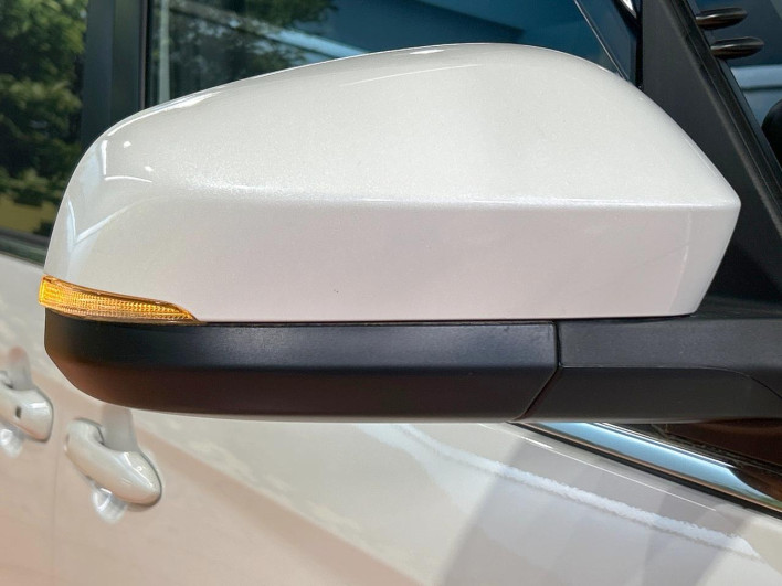 2023 Toyota Voxy 6AA-ZWR90W (UW-69f02245b2b4f)[22]