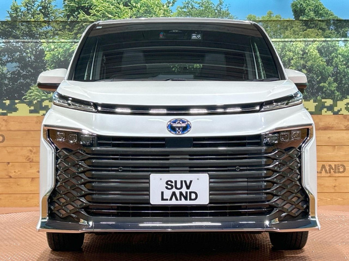 2023 Toyota Voxy 6AA-ZWR90W (UW-69f02245b2b4f)[19]