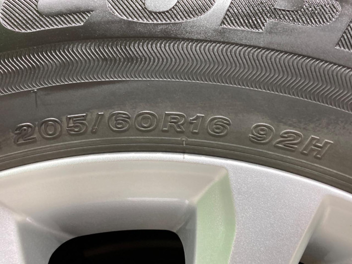 2024 Toyota Noah 6AA-ZWR90W (UW-69f022475db08)[27]