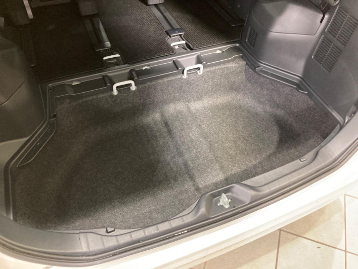 2024 Toyota Noah 6AA-ZWR90W (UW-69f022475db08)[13]