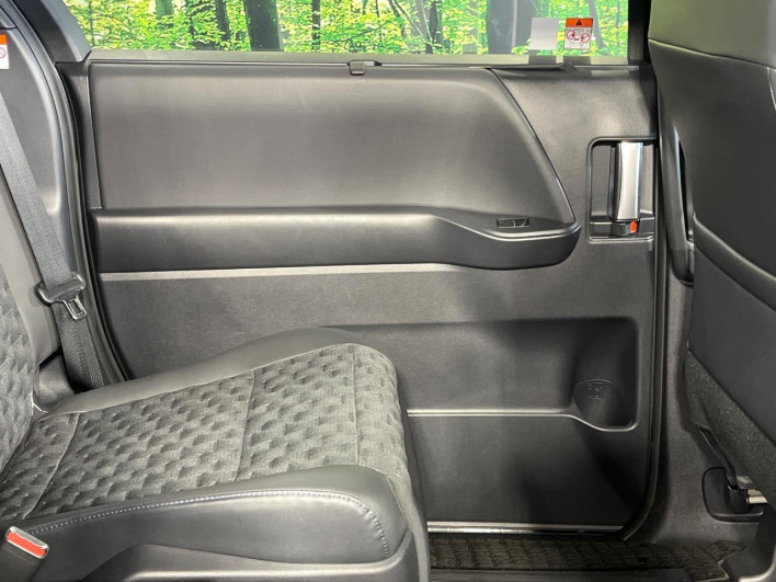 2024 Toyota Voxy 6AA-ZWR90W (UW-69f02247dc4e5)[10]