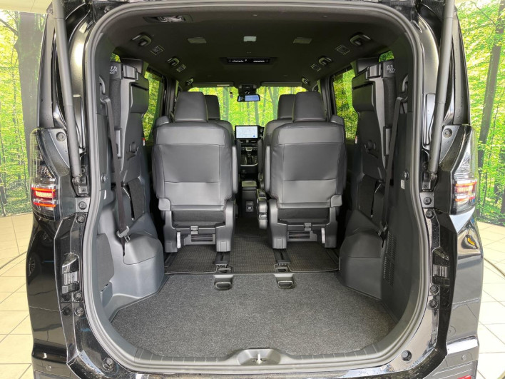 2024 Toyota Voxy 6AA-ZWR90W (UW-69f02247dc4e5)[27]