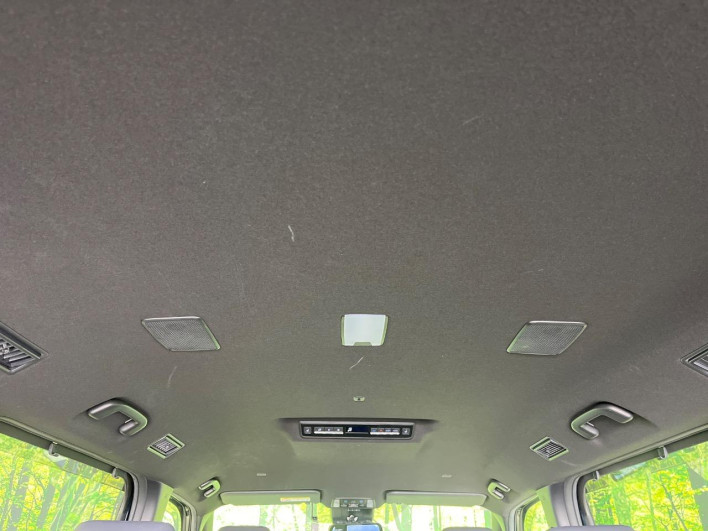 2024 Toyota Voxy 6AA-ZWR90W (UW-69f02247dc4e5)[28]