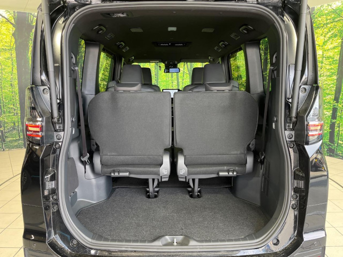 2024 Toyota Voxy 6AA-ZWR90W (UW-69f02247dc4e5)[26]