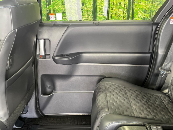 2024 Toyota Voxy 6AA-ZWR90W (UW-69f02247dc4e5)[23]