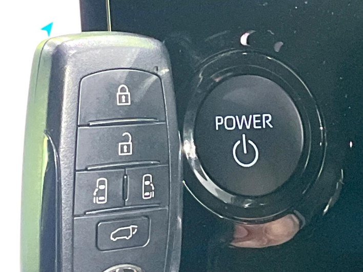 2024 Toyota Voxy 6AA-ZWR90W (UW-69f02247e7177)[5]